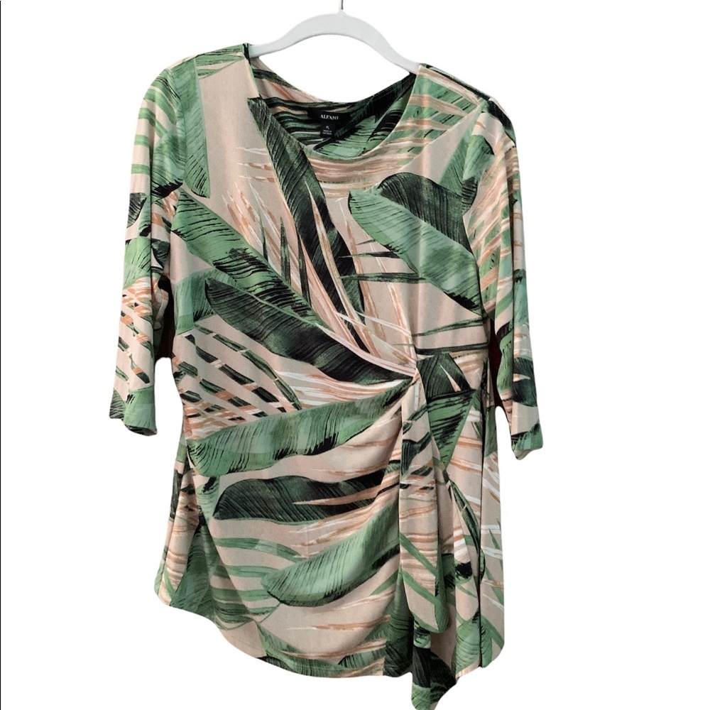 Womens Top Alfani quarter sleeve M
